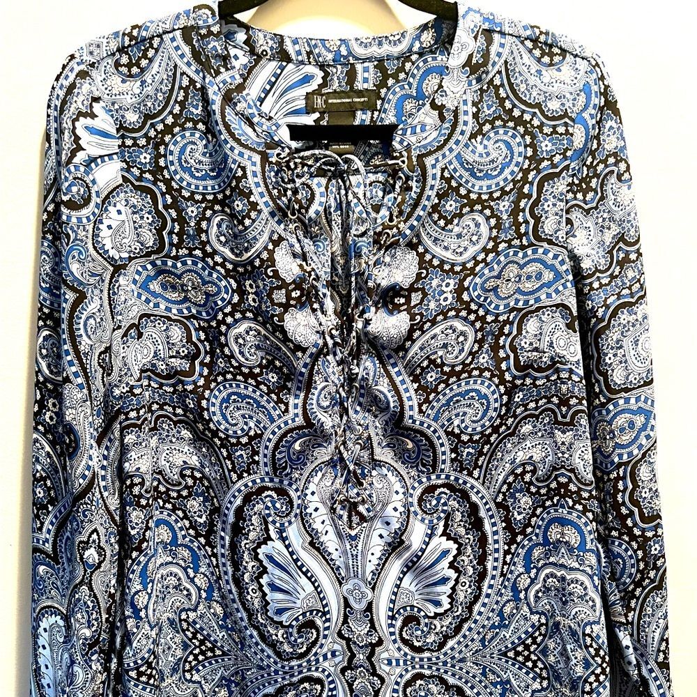 INC International Concepts Long sleeve Paisley Top Size 6